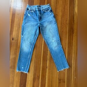 Abercrombie and Fitch Mom Jean Size 26 (2)